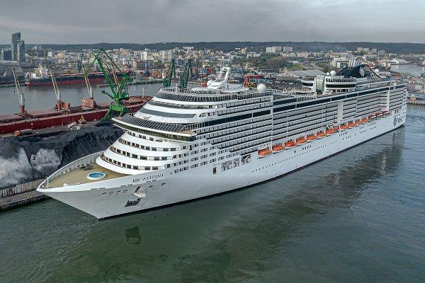 Sezon zawinięć wycieczkowy rozpoczęty w porcie Gdynia przez MSC Fantasia