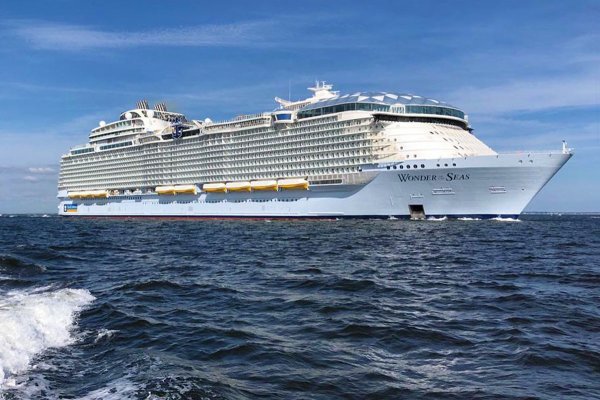 Największy statek pasażerski świata, ze stoczni we Francji, w próbach morskich