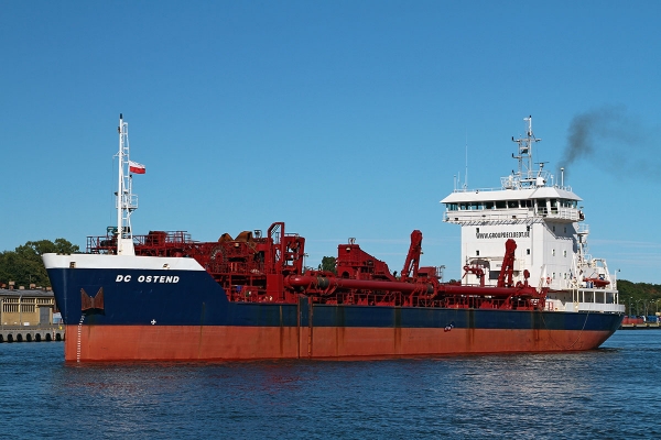 Pogłębiarka DC Ostend przyholowana z południowego Bałtyku do Gdańska