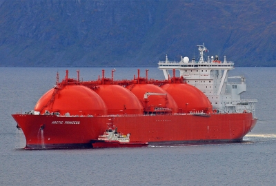 Pierwszy spotowy ładunek LNG odebrany