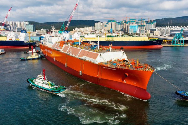 Wodowanie pierwszego, położenie stępki drugiego gazowca pod czarter PGNiG