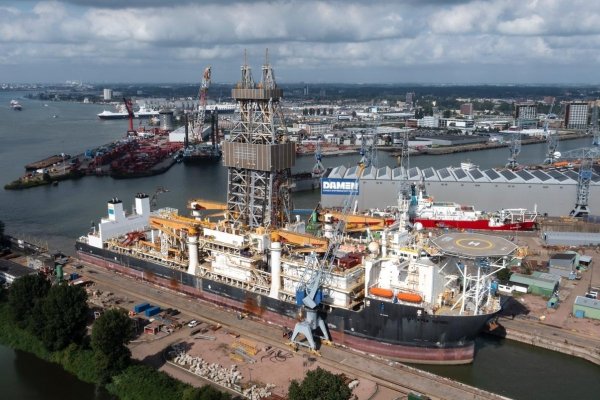 Przebudowa statku wiertniczego na jednostkę do wydobywania konkrecji polimetalicznych d...