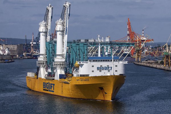 Ostatnia partia suwnic terminalowych z dużego kontraktu w drodze z Gdyni do USA