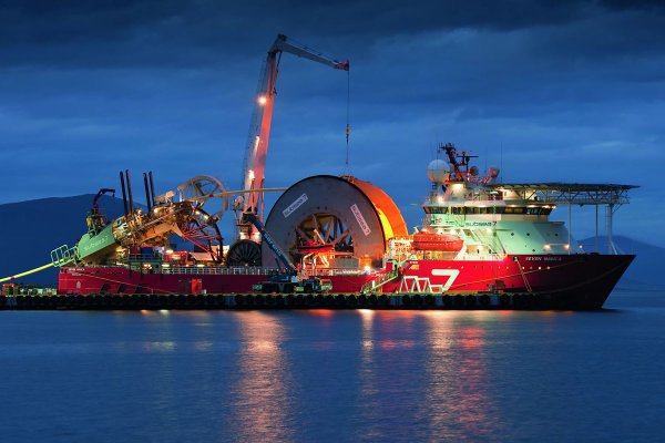 Glamox - norweski producent oświetlenia dla branży morskiej przejmuje polską firmę