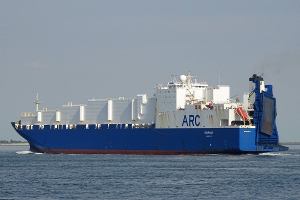 Duży transport sprzętu US Army w drodze m.in. do Polski - płyną dwa statki