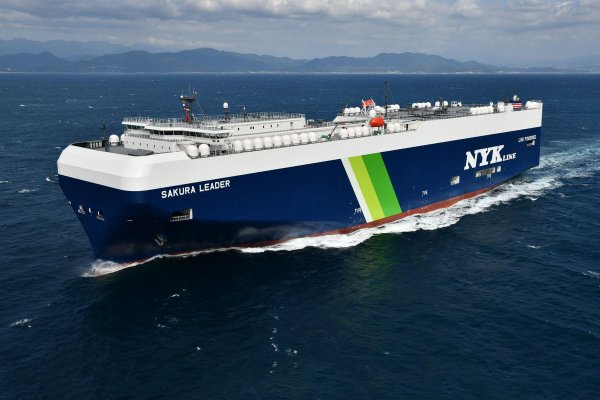 Sakura Leader - pierwszy zbudowany w Japonii duży samochodowiec z napędem na LNG