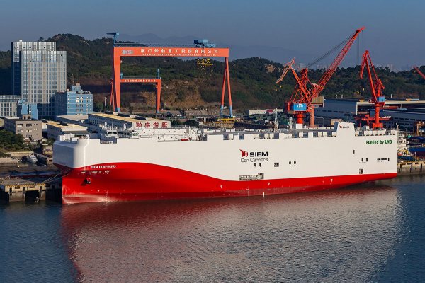 Volkswagen zatrudnia napędzane gazem oceaniczne samochodowce grupy Siem