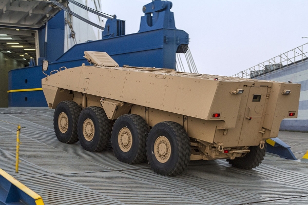 Rosomaki w drodze z Portu Gdańsk do Zjednoczonych Emiratów Arabskich