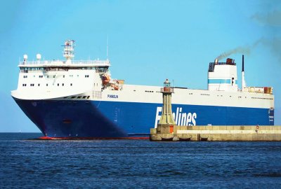 W Gdyni ponownie duży statek typu ro-ro - może zapowiadać nowe połączeni...