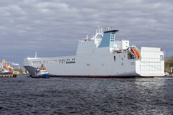Po miesiącach oczekiwania w Gdyni nowy ro-ro ze stoczni FSG znalazł pracę na antypodach...