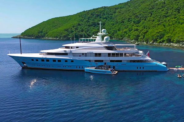 Na Gibraltarze zatrzymano luksusowy jacht należący do rosyjskiego oligarchy Pumpianskie...