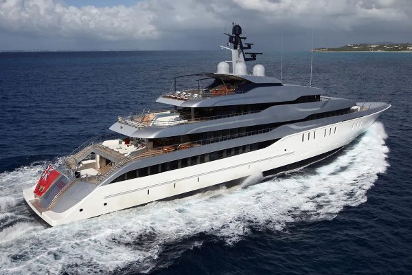 Rosjanin i Brytyjczyk oskarżeni w USA o omijanie sankcji na jacht rosyjskiego oligarchy...