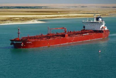 Zahamowanie wzrostu cen ropy, mniejszy ruch zbiornikowców w Kanale Suesk...