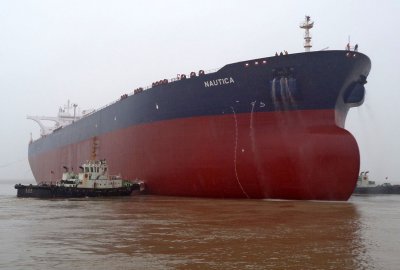 ''Wyścig z czasem'' - VLCC płynie by przyjąć ropę z FSO na wodach Jemenu...