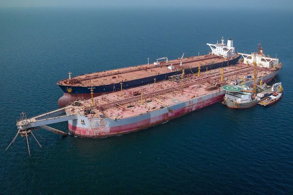 Zakończono rozładunek ropy z niszczejącego tankowca FSO Safer u brzegów Jemenu