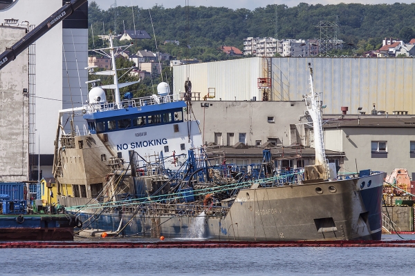 Hordafor V podniesiony i odholowany znad zatopionego doku