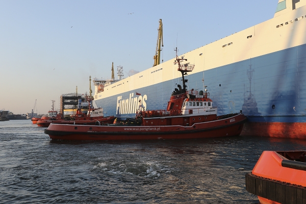 Dłuższy o 30 metrów prom Finnsky wypłynął w morze [ZDJĘCIA]