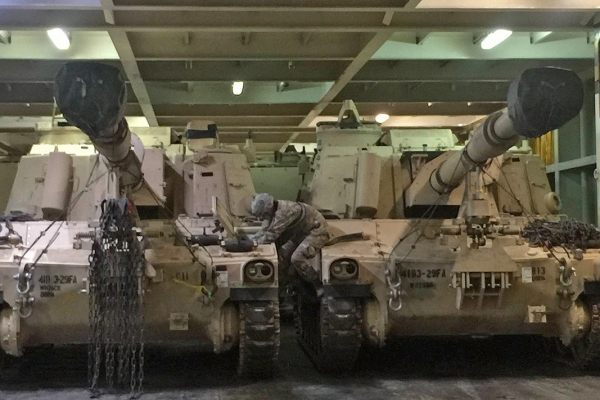 Bremerhaven: dotarł już sprzęt brygady pancernej U.S. Army wzmacniającej NATO w Europie...