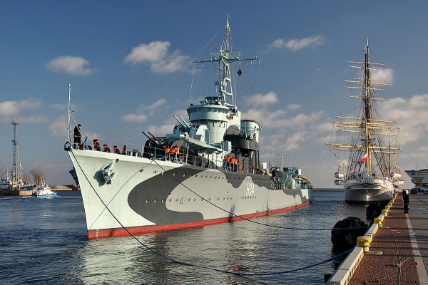 Promocja oficerska na pokładzie historycznego niszczyciela