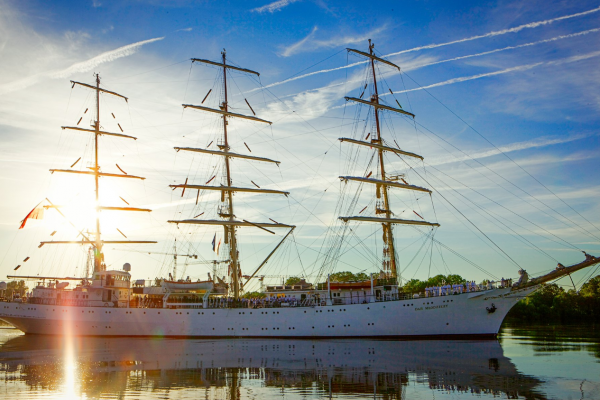 Młodzież, która popłynie w Rejsie Niepodległości, modliła się na Jasnej Górze