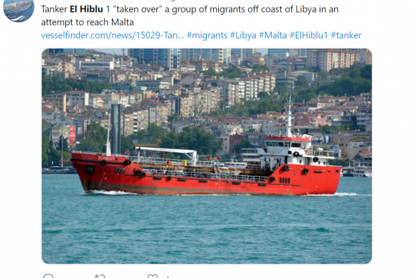 Porwany przez migrantów tankowiec bezpiecznie odeskortowany na Maltę
