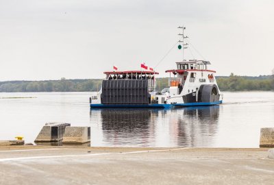 Ewakuowano pasażerów z promu Flisak. Jednostka utknęła na Wiśle