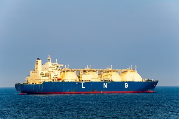 Hiszpania zwiększy transport LNG statkami w związku z zamknięciem gazociągu w Afryce Pł...