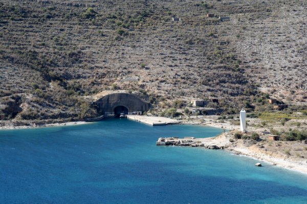 Albania: Władze zaoferowały NATO bazę wojskową mieszczącą w przeszłości sowieckie okręt...