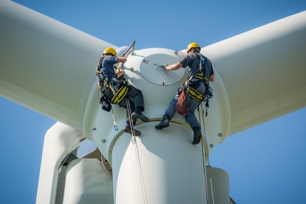 Famur et EDF Renouvelables vont coopérer dans le domaine des énergies renouvelables