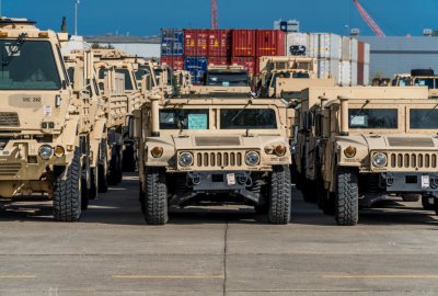 Amerykański sprzęt wojskowy przeładowany w gdyńskim porcie