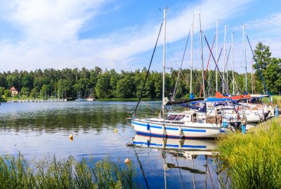 Policjant do żeglarzy: zanim wypłyniecie, zobaczcie co macie na łodzi