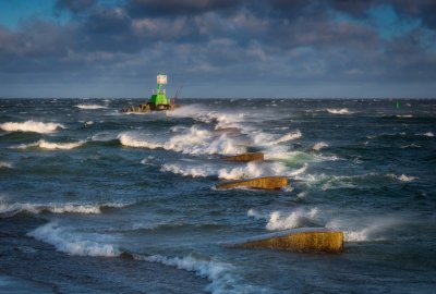 Pomorskie: 20 interwencji w związku z silnym wiatrem, cofka w Gdyni