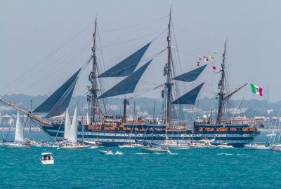 Żaglowiec Amerigo Vespucci wyruszy z Genui w rejs dookoła świata, by promować włoską ku...