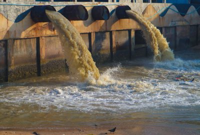 Zdjęcie ilustracyjne (Fot.: Shutterstock) Zatrzymano wyciek ścieków do Bałtyku po awarii w Lipawie
