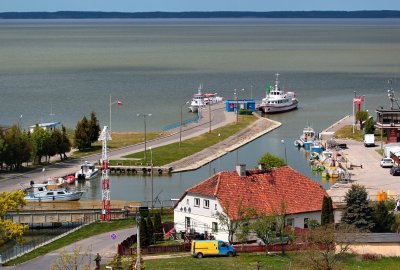 Mimo rozbudowy portu we Fromborku turyści z Mierzei mogą dotrzeć przez Z...