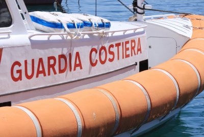 Włochy: Jacht skonfiskowany przemytnikom migrantów przekazany uczniom szkoły morskiej...