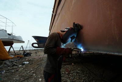 Włochy: Prawie dwa tysiące nielegalnie zatrudnionych, wyzyskiwanych robotników w stoczn...