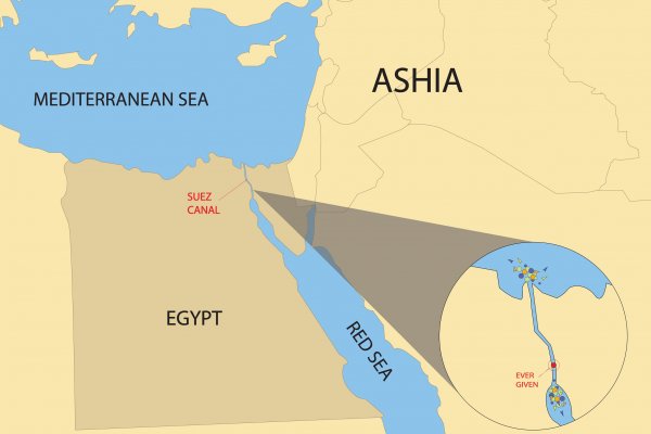 Masowiec osiadł na mieliźnie w Kanale Sueskim. Opóźnił ruch 21 statków