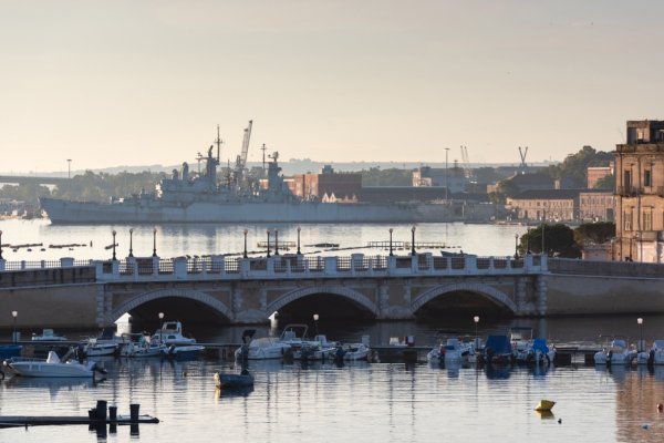 Włoskie media: opanowany przez Chińczyków port w Taranto ma zostać przejęty przez polsk...