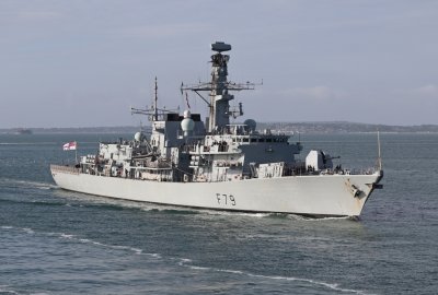 Brytyjska fregata śledzi ruchy rosyjskiego okrętu na Morzu Północnym