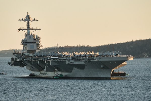 Największy na świecie okręt - amerykański lotniskowiec USS Gerald R. Ford, wkrótce wpły...