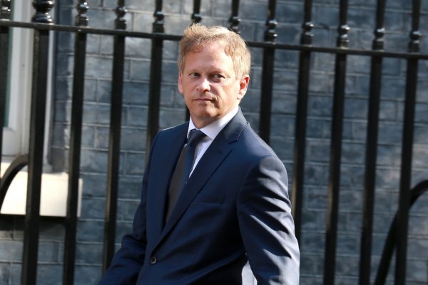 W. Brytania: minister obrony sugeruje, że atak odwetowy przeciw Hutim jest nieuchronny