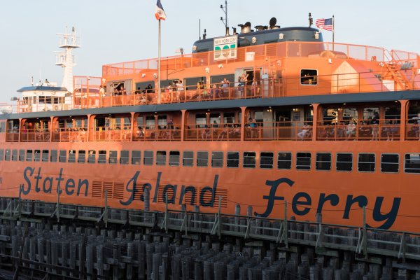 USA: Ewakuacja 900 pasażerów z promu Staten Island po pożarze w maszynowni