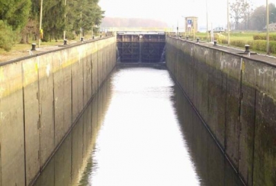 Śluza w Brzegu Dolnym jest osuszana. Zaczyna się jej remont