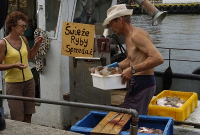 Handel świeżą rybą prosto „z burty” również w niedzielę