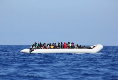 Turcy przechwycili zmierzający do Grecji ponton ze 111 migrantami