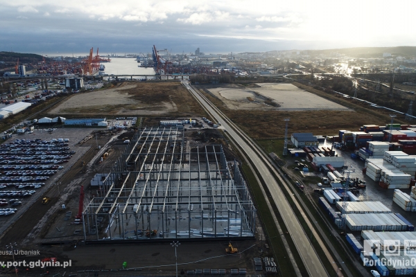 W Porcie Gdynia powstaje nowoczesny magazyn wysokiego składowania