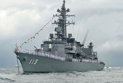Japońskie okręty wojenne będą ochraniały statki handlowe, w tym tankowce...