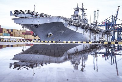 Do portu w Kłajpedzie wszedł amerykański okręt desantowy USS Kearsarge...