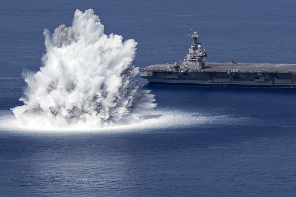 Spektakularna próba wstrząsowa lotniskowca USS Gerald R. Ford 